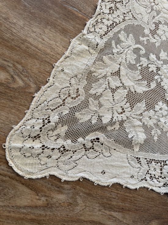 Vtg NIB Quaker Lace Tablecloth, “baroness” Pattern, 63” X 83  Vintage Quaker Lace Tablecloth
